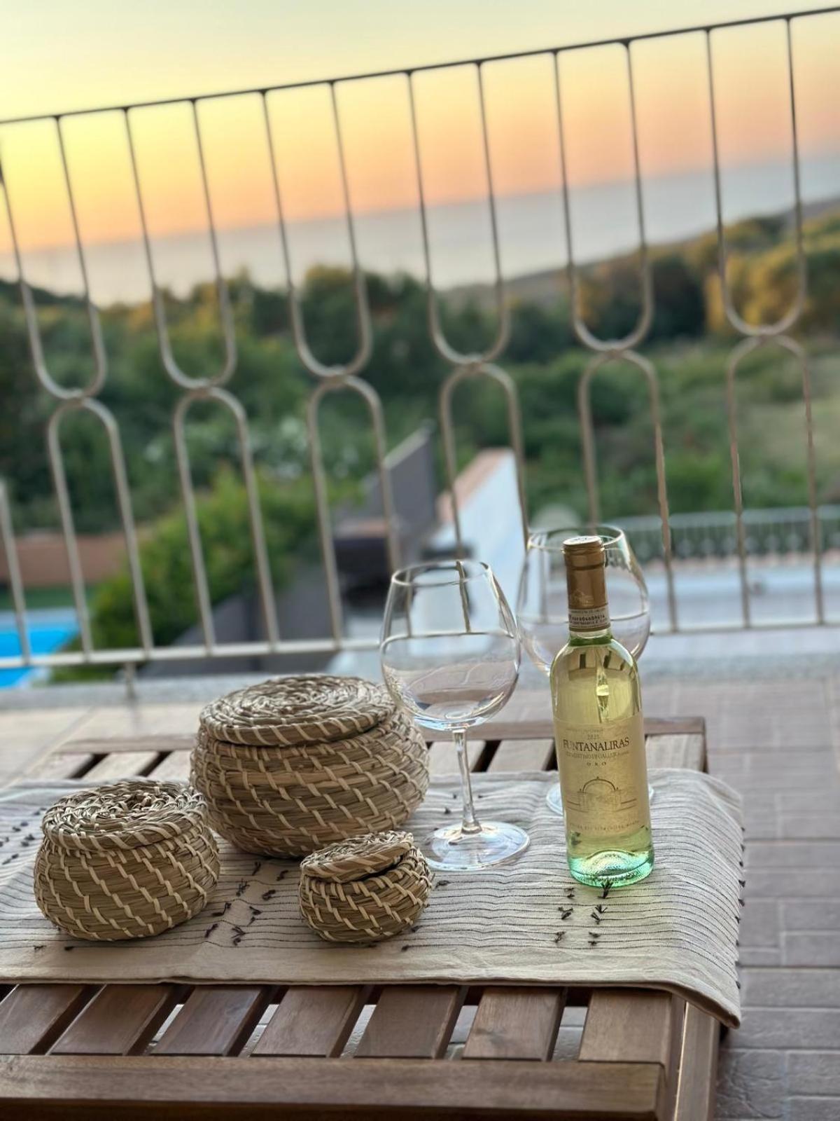 Costa Rossa View Sunset Villa Cascabraga ภายนอก รูปภาพ